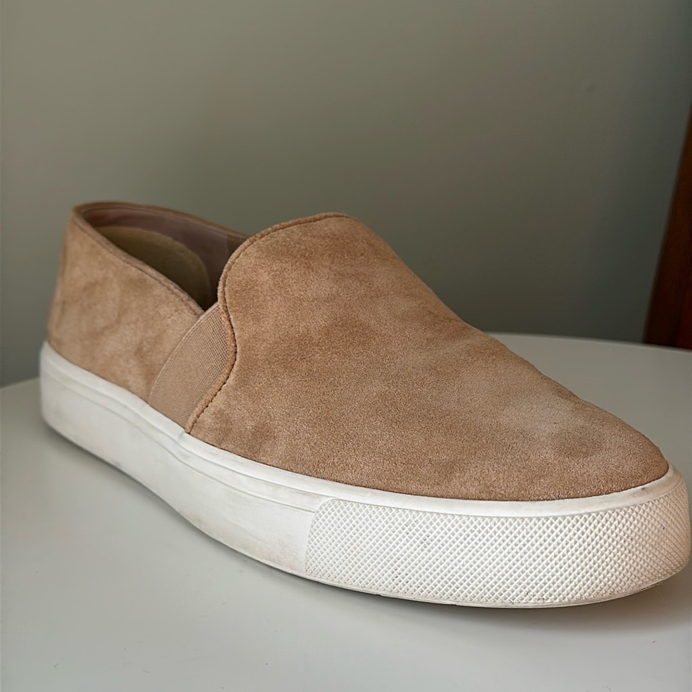 Vince Suede Low Top Slip On Blair Sneakers Cushioned Insole Tan Size 9 Eu 39